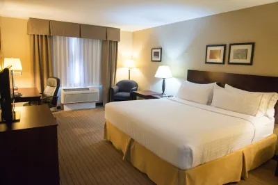 Holiday Inn Express Devils Lake Hotel dekat Bandara Regional Devils Lake