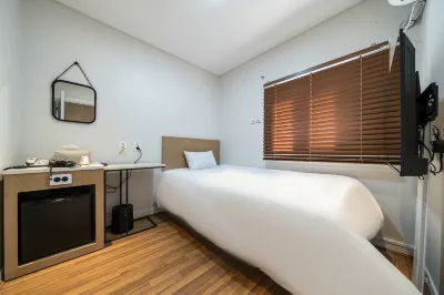 Yanggu Spring Irang Motel