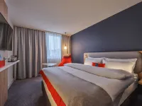 Holiday Inn Express DUSSELDORF - CITY NORTH by IHG Hotels near Golzheim