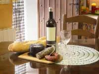 Romantic House for 2 or 4 People with Jacuzzi Hotels in Laroya