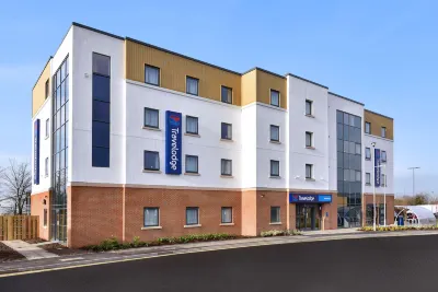 Travelodge Melksham  호텔