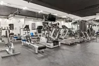 Best Western Premier Calgary Plaza Hotel & Conference Centre - Gym