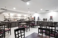 柯賓紅頂套房酒店 - 汽車旅館