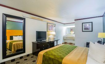 Econo Lodge - Housity