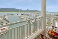 Shangri-La The Marina, Cairns - pemandangan pegunungan