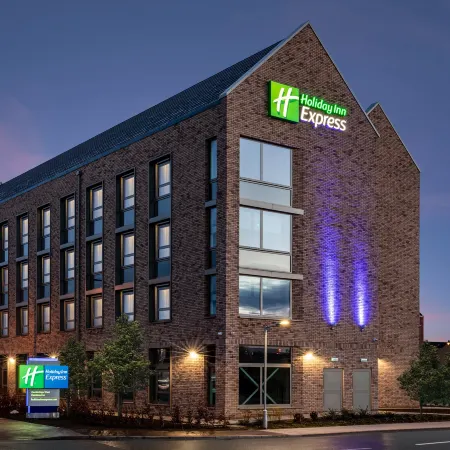 Holiday Inn Express CAMBRIDGE WEST - CAMBOURNE by IHG Отели в г. Кембридж