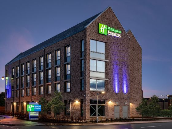 Holiday Inn Express CAMBRIDGE WEST - CAMBOURNE by IHG