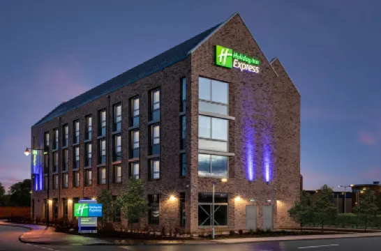 Holiday Inn Express CAMBRIDGE WEST - CAMBOURNE by IHG のホテル