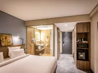 Novotel BH Savassi Hotels near Praça da Liberdade