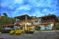 Altocerro Villas Hotel & Camping Hotels near Duarte Park