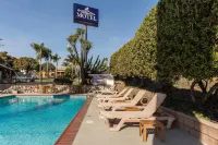 Ocean Palms Motel - Beach