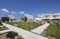 Sea Breeze Santorini Beach Resort, Curio Collection by Hilton 산토리니 호텔