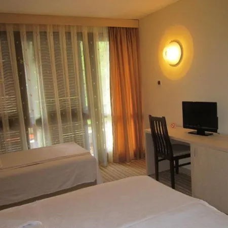Hotel Pela