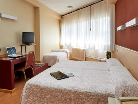 Hotel Alaiz Отели в г. Орисоайн