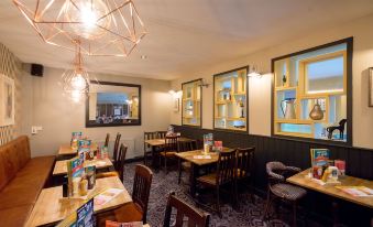 The Broughton Hotel by Greene King Inns - Housity