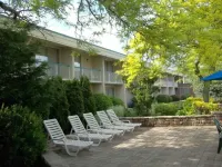 Howard Johnson by Wyndham Toms River Hotels in Ocean County