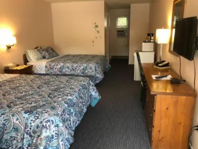 Chase Country Inn Hotels in Sun Peaks