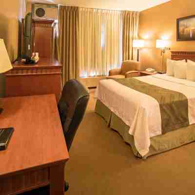 Quality Inn & Suites PE Trudeau Airport Rooms