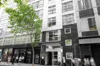 Mantra 100 Exhibition Hotels near St Paul's Cathedral, Melbourne