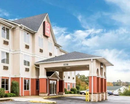 Econo Lodge Inn & Suites Отели в г. Хирам