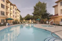 La Quinta Inn & Suites by Wyndham Raleigh Durham Airport - Pools