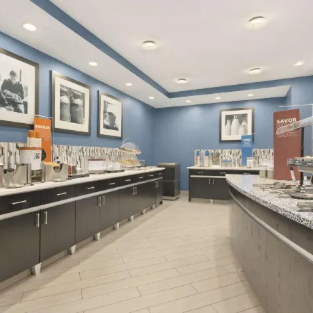 Hampton Inn & Suites Herndon-Reston