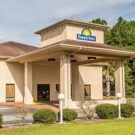 Days Inn by Wyndham Lake City I-10