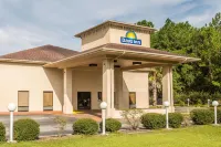 Days Inn by Wyndham Lake City I-10 Hotels near Big Shoals Trail
