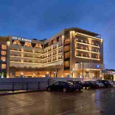 Tryp by Wyndham Izmit Hotel Exterior