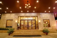 Hotel le Amritam - بار