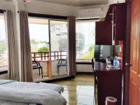 Athens View Hotel Hotels in Maadhoo