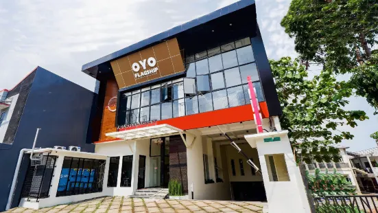 OYO Flagship 2124 Kars Inn Semarang