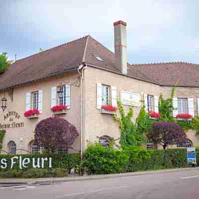 Logis Hôtel le Relais Fleuri Hotel Exterior