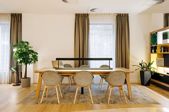 5. 홀리데이 인 로..