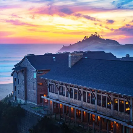 Headlands Coastal Lodge & Spa