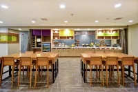 Home2 Suites by Hilton Terre Haute - 3 stjerner