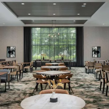Homewood Suites by Hilton Louisville Airport Отели рядом с достопримечательностью «Сикс Флэгз Кентакки Кингдом»