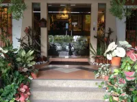 Mine Hotel فنادق في بالاكونغ