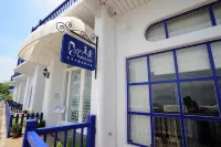 Chateau Villa Hotels near 401 Highland
