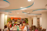 Laguna Beach Hotel & Spa - breakfast