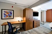 Holiday Inn Express & Suites Schererville Hotels in Schererville
