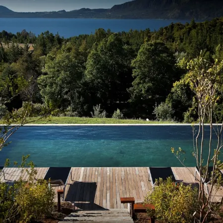 Lake Lodge