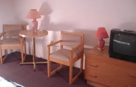 Satelite Motel Отели в г. Алгома