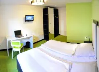 Amiga Hotel München Messe Hotels near Jehovas Zeugen Putzbrunn | München-Perlacher Forst | München-Harlaching