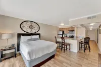 Sea La Vie, Peaceful Bayview Balcony & Heated Pool