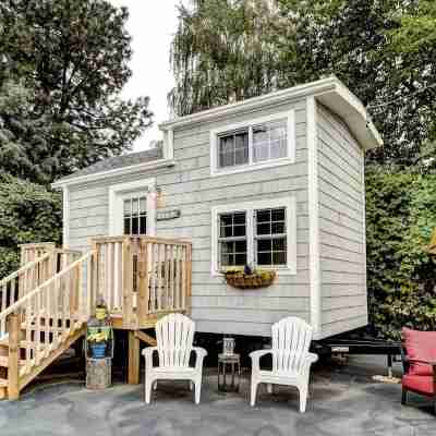 Tiny Digs - Hotel of Tiny Houses Hotel Exterior