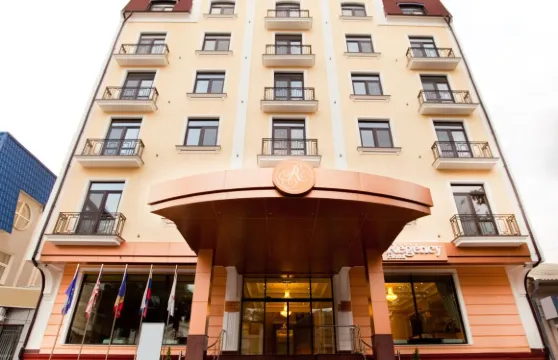 基希納烏麗晶酒店