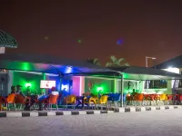 ケヴェス イン アンド スイーツ カラバルのホテル