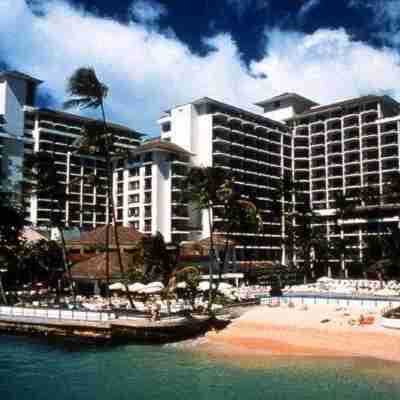 Halekulani Hotel Exterior