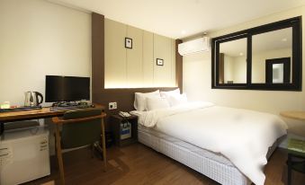Changwon Jinhae Hotel Two Heart
